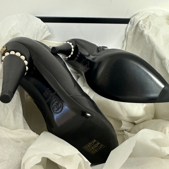 New Chanel Bottines Black Boots Booties Leather Pearl Size 35.5 US 5.5 - Picture 7 of 12